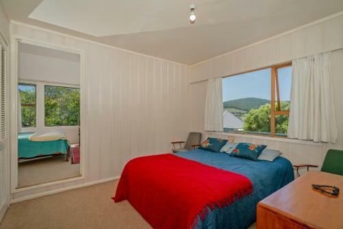 Sunshine Grove Retreat - Onemana Holiday Home