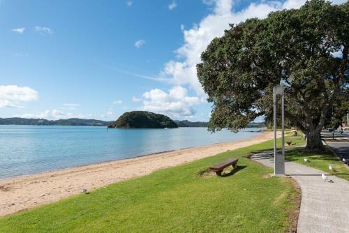 Wairangi Beach Cottage - Paihia Beach House