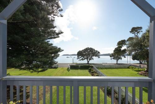 Wairangi Beach Cottage - Paihia Beach House