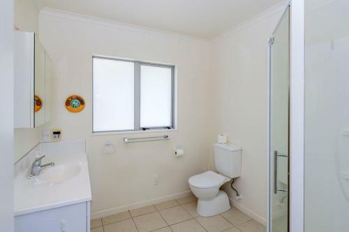 Sun On Seaview - Paraparaumu Beach Holiday Home