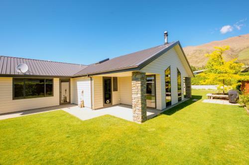 Roys Bay Lodge - Wanaka Holiday Home