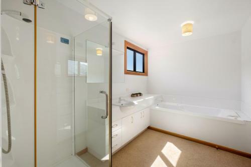 Meadowstone House - Wanaka Holiday Home