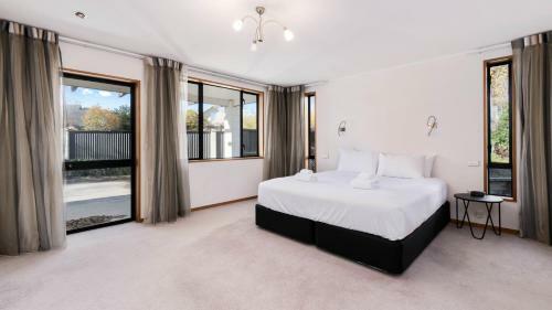 Cherry Lodge - Wanaka Holiday Home