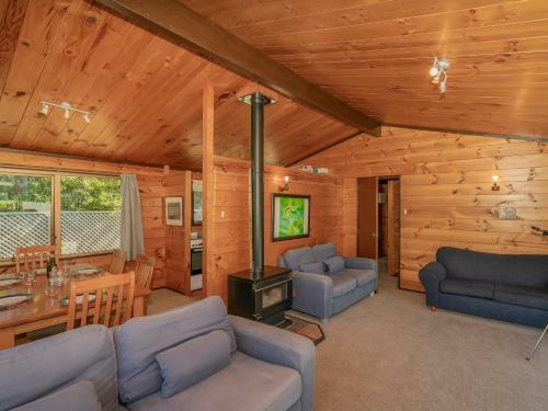 Sunny Winderton - Pauanui Holiday Home