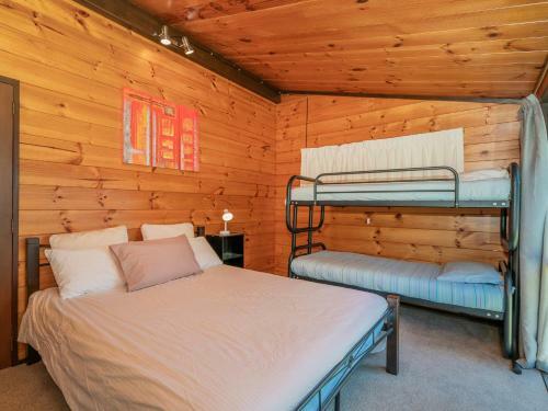 Sunny Winderton - Pauanui Holiday Home