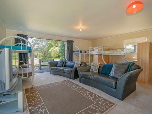 Sunny Winderton - Pauanui Holiday Home