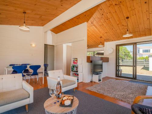 Champion Bach - Pauanui Holiday Home