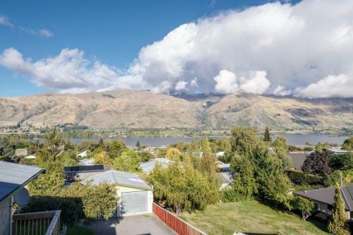 Matai Views - Wanaka Holiday Home