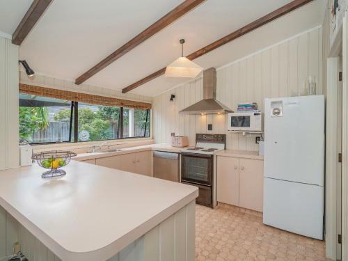 Hear The Waves - Pauanui Holiday Home