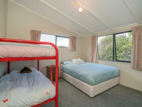 Hear The Waves - Pauanui Holiday Home