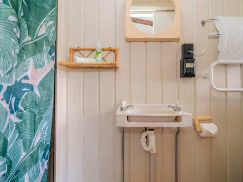Hear The Waves - Pauanui Holiday Home