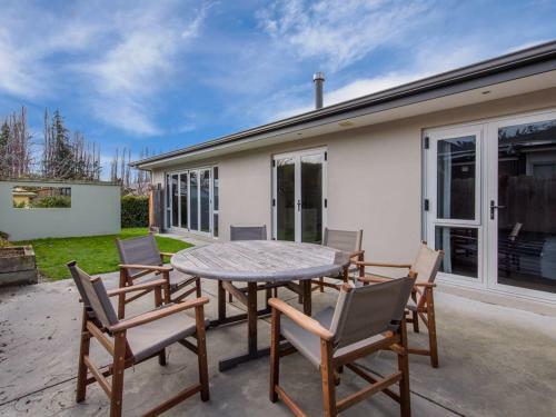 Meadowstone Retreat - Wanaka Holiday Home