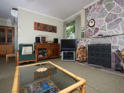 Lakeside Serenity - Wanaka Holiday Home