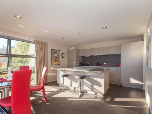 Picture Perfect - Wanaka Holiday Home