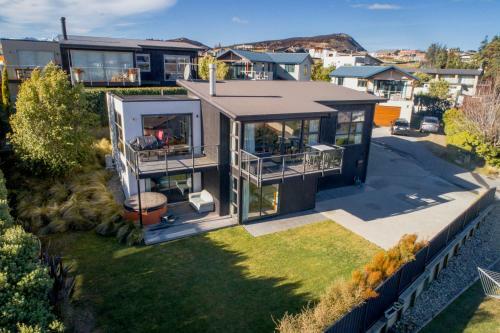 Picture Perfect - Wanaka Holiday Home