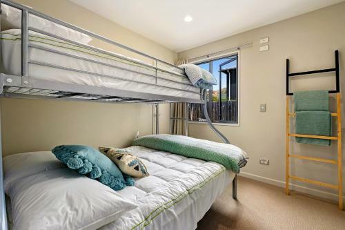 Casa Central Wanaka - Wanaka Holiday Home