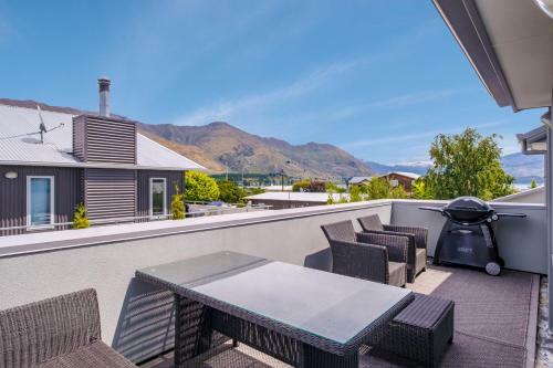 Casa Central Wanaka - Wanaka Holiday Home