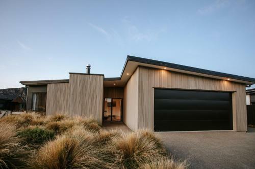 Bull Ridge Retreat - Sleeps 6 - Spa Pool - Sauna - Mountain Views