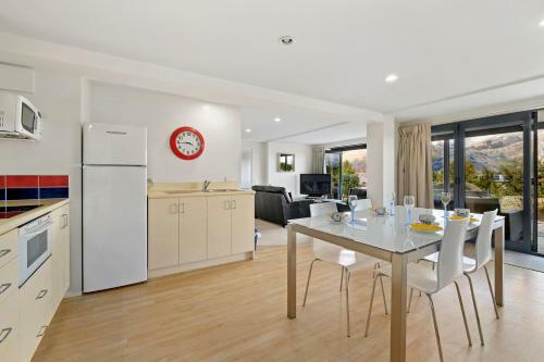 Bremner Bay Bliss - Wanaka Downstairs Holiday Unit