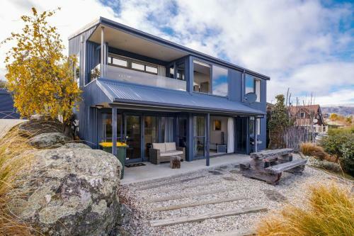 Bremner Bay Bliss - Wanaka Downstairs Holiday Unit