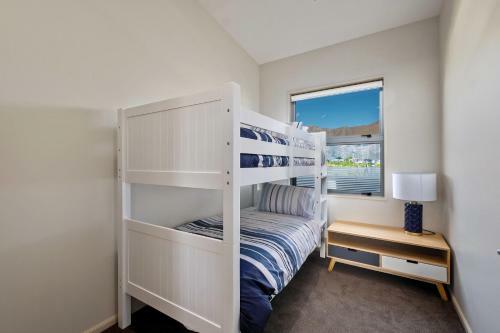 Kings View - Wanaka Holiday Home