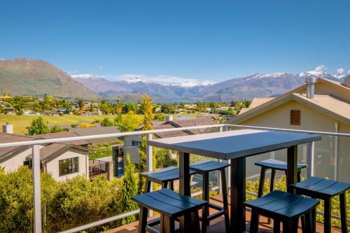 Kings View - Wanaka Holiday Home