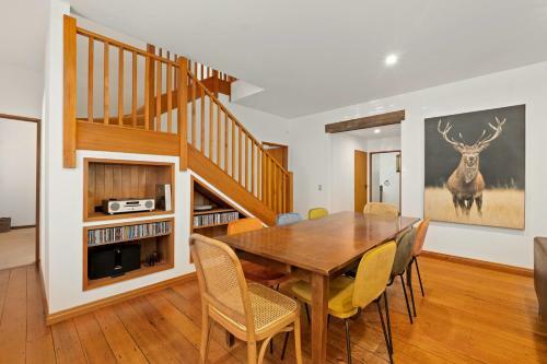 Alpine Lodge - Wanaka Holiday Home