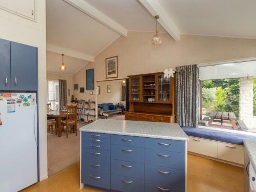 Lake Getaway - Wanaka Holiday Home