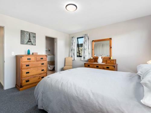 Mount Iron Magic - Wanaka Holiday Home