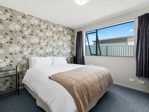 Mount Iron Magic - Wanaka Holiday Home