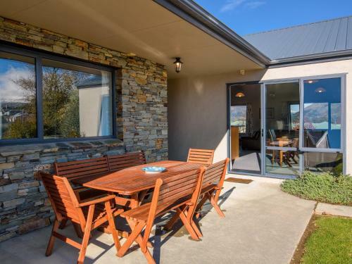 Mount Iron Magic - Wanaka Holiday Home