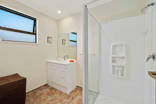 Haven On Heuchan - Wanaka Holiday Home