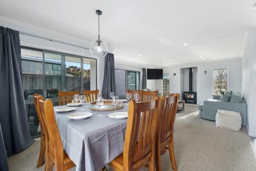 Haven On Hunt - Albert Town Holiday Home