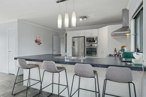 Haven On Hunt - Albert Town Holiday Home
