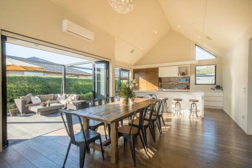Black Peak View - Sleeps 8 - Spa Pool - Lake Views