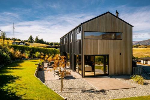Mountain Gem - Wanaka Holiday Home
