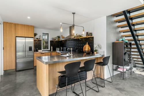 Kapuka Stays - Wanaka Holiday Home