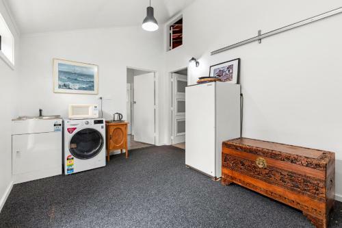 Bowview - Raglan Holiday Home