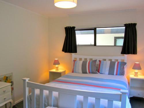 Relax At Raumati - Raumati South Holiday Home