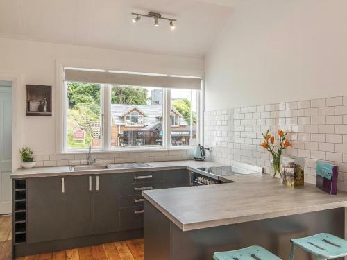 Manawa O Raumati - Raumati Beach Holiday Home