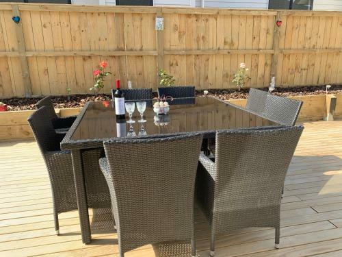 Silverdale Green Valley Holiday House