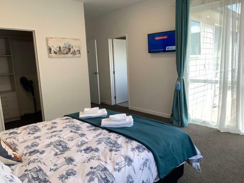 Silverdale Green Valley Holiday House