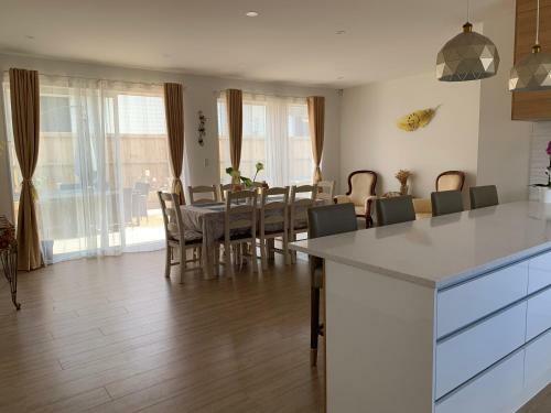 Silverdale Green Valley Holiday House