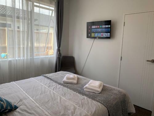 Silverdale Green Valley Holiday House