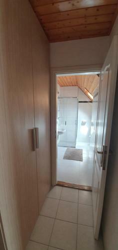 Hollik Apartmanh�z