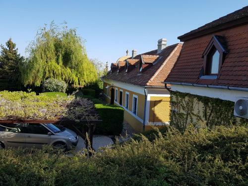 Bed & Breakfast Gomb�s K�ria Mension