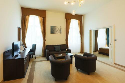 Ipoly Residence - Executive Hotel Suites