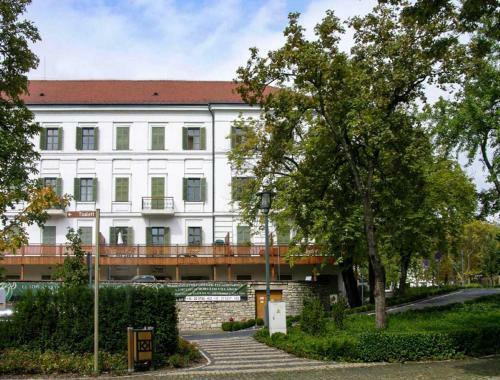 Horvath House Apartment