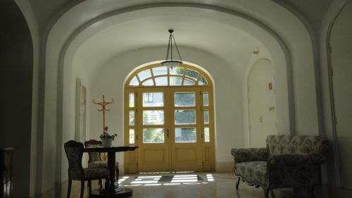 Horvath House Apartment