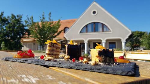 Hostal Koczor Winery & Guesthouse